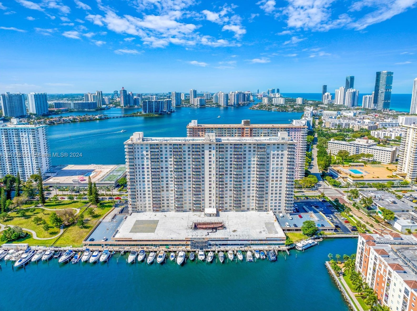 250 174th St #1818, Miami, FL 33160