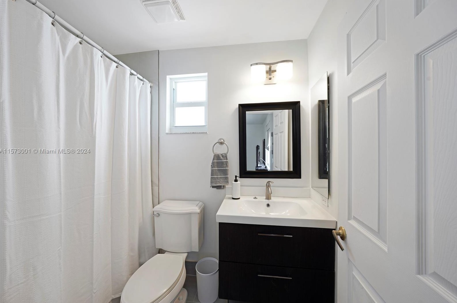 1885 139 Ter, Hollywood FL  33028-2837 exterior