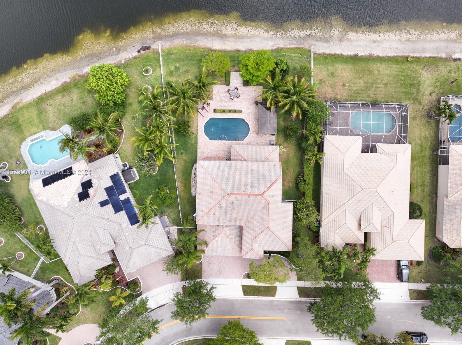 1885 139 Ter, Hollywood FL  33028-2837 exterior
