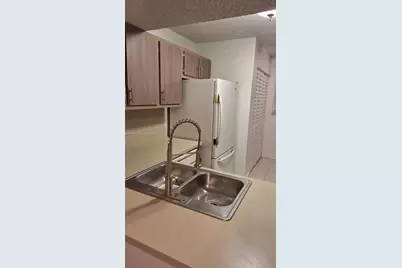 117 Lake Emerald Dr #202, Oakland Park, FL 33309 - Photo 8