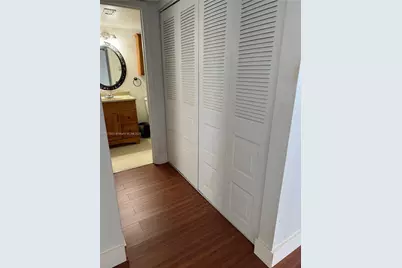 117 Lake Emerald Dr #202, Oakland Park, FL 33309 - Photo 18