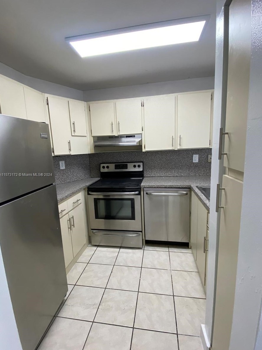 7125 Nw 186th St #b303, Hialeah, FL 33015