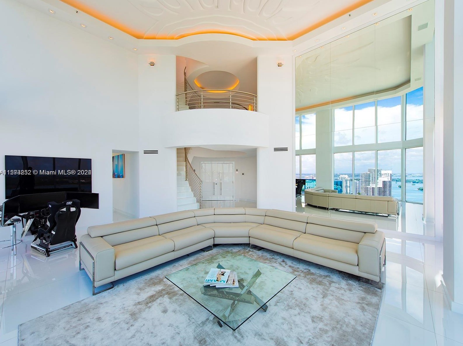 300 S Pointe Dr #4003, Miami, FL 33139