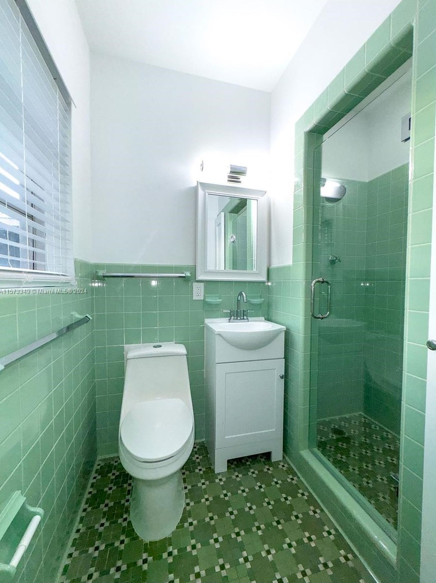 401 Malaga Ave, Miami FL 33134-6415 exterior