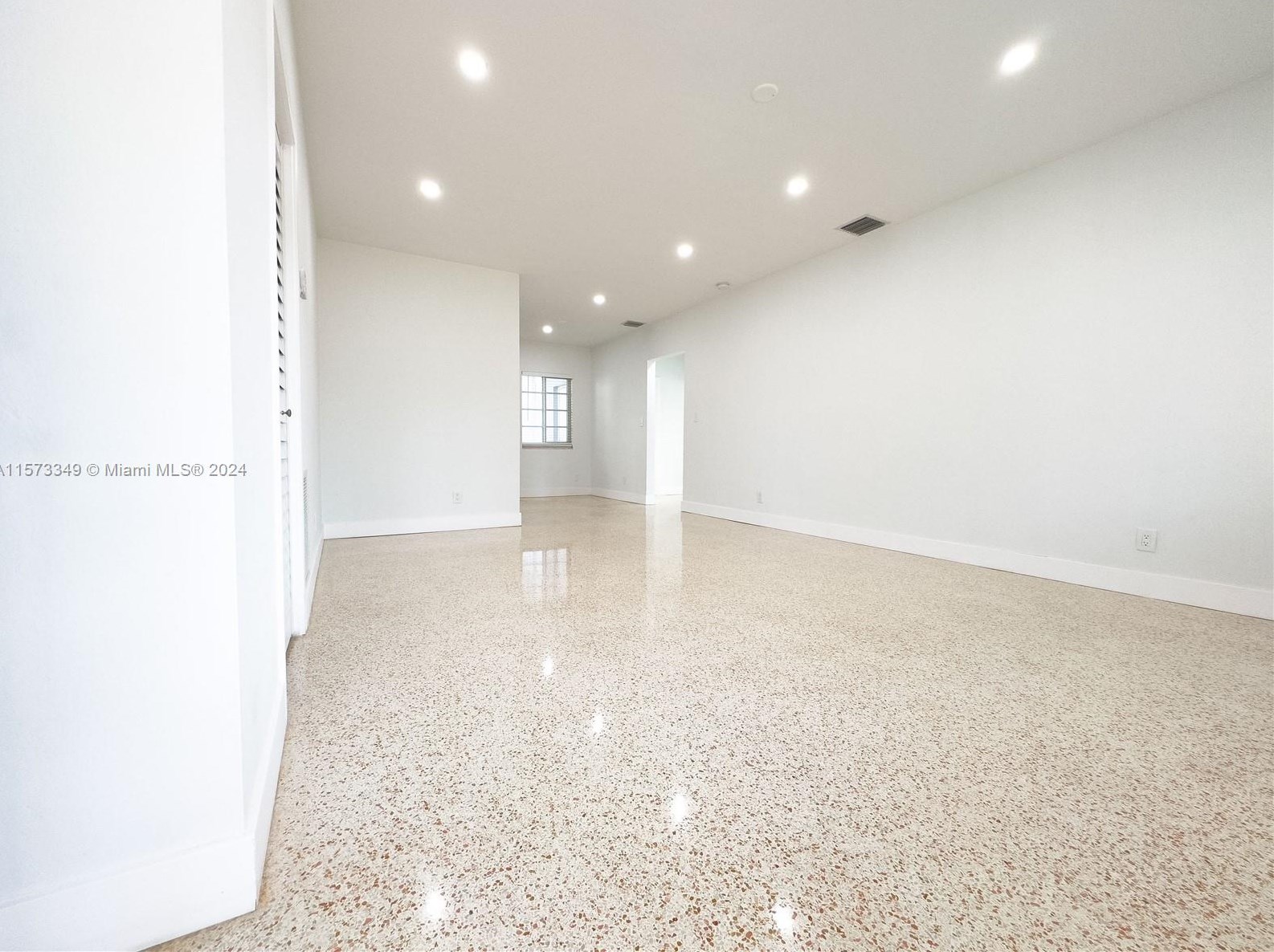 401 Malaga Ave, Miami FL 33134-6415 exterior