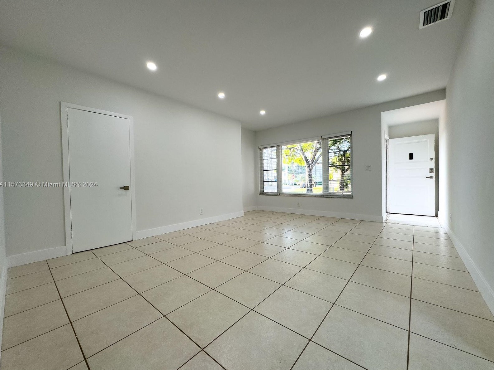 401 Malaga Ave, Miami FL 33134-6415 exterior