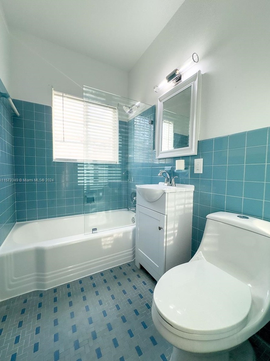 401 Malaga Ave, Miami FL 33134-6415 exterior