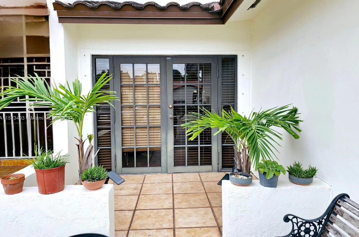 20166 W Oakmont Cir, Hialeah, FL 33015