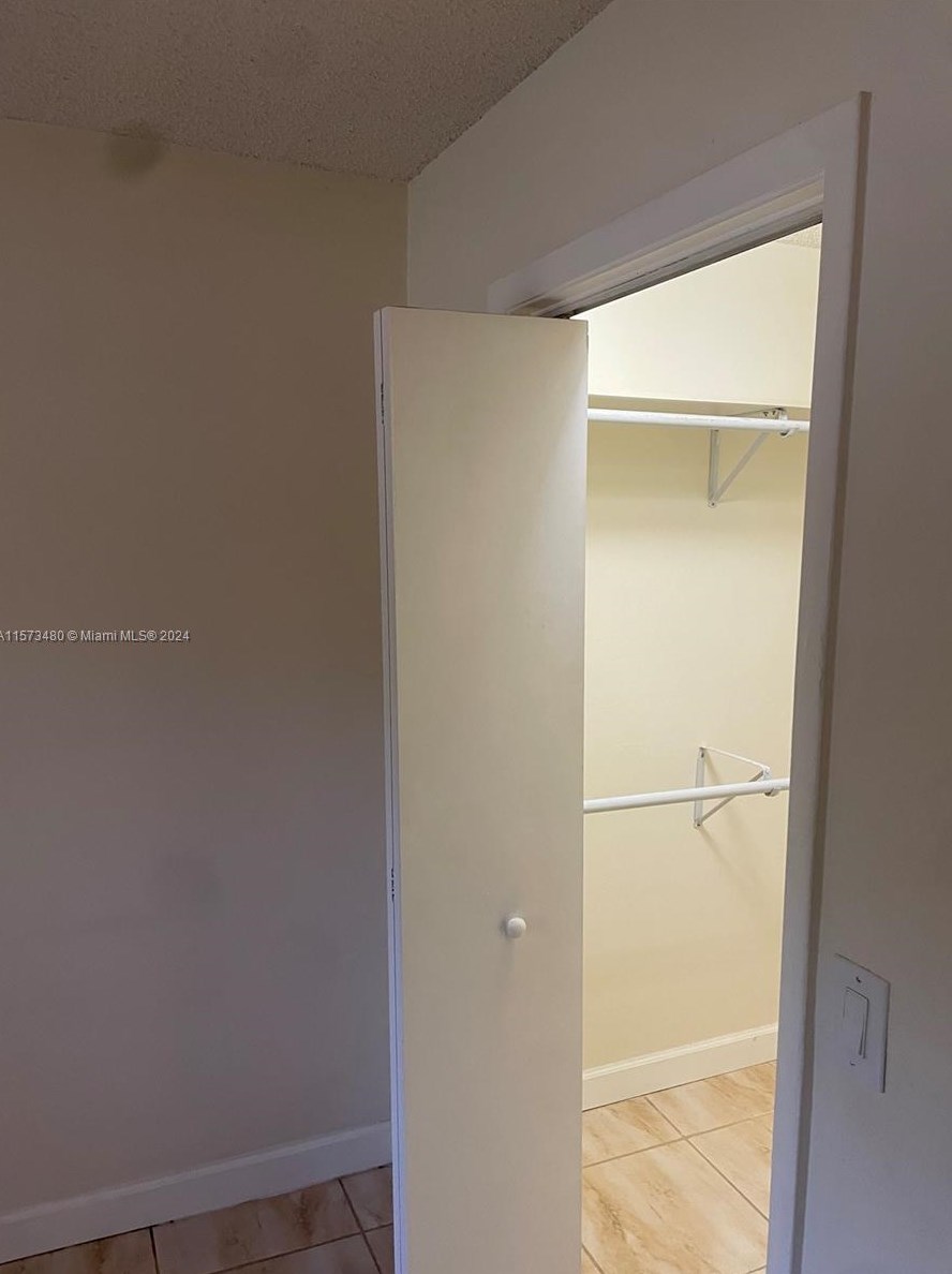 356 83rd Way, Hollywood FL  33025-1422 exterior