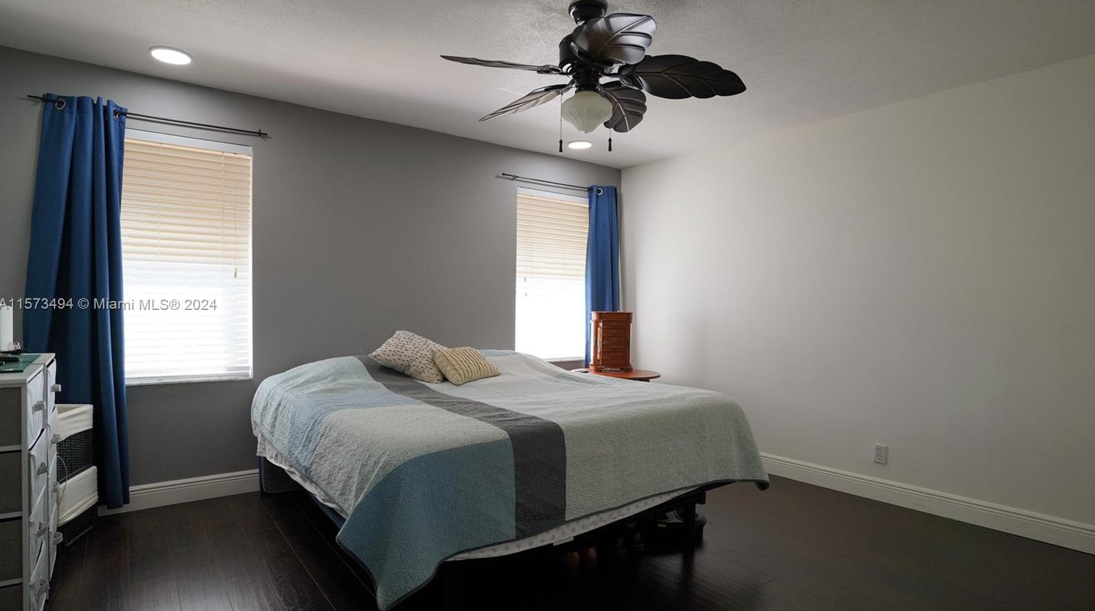 2496 162 Ter, Hollywood FL  33027-4426 exterior