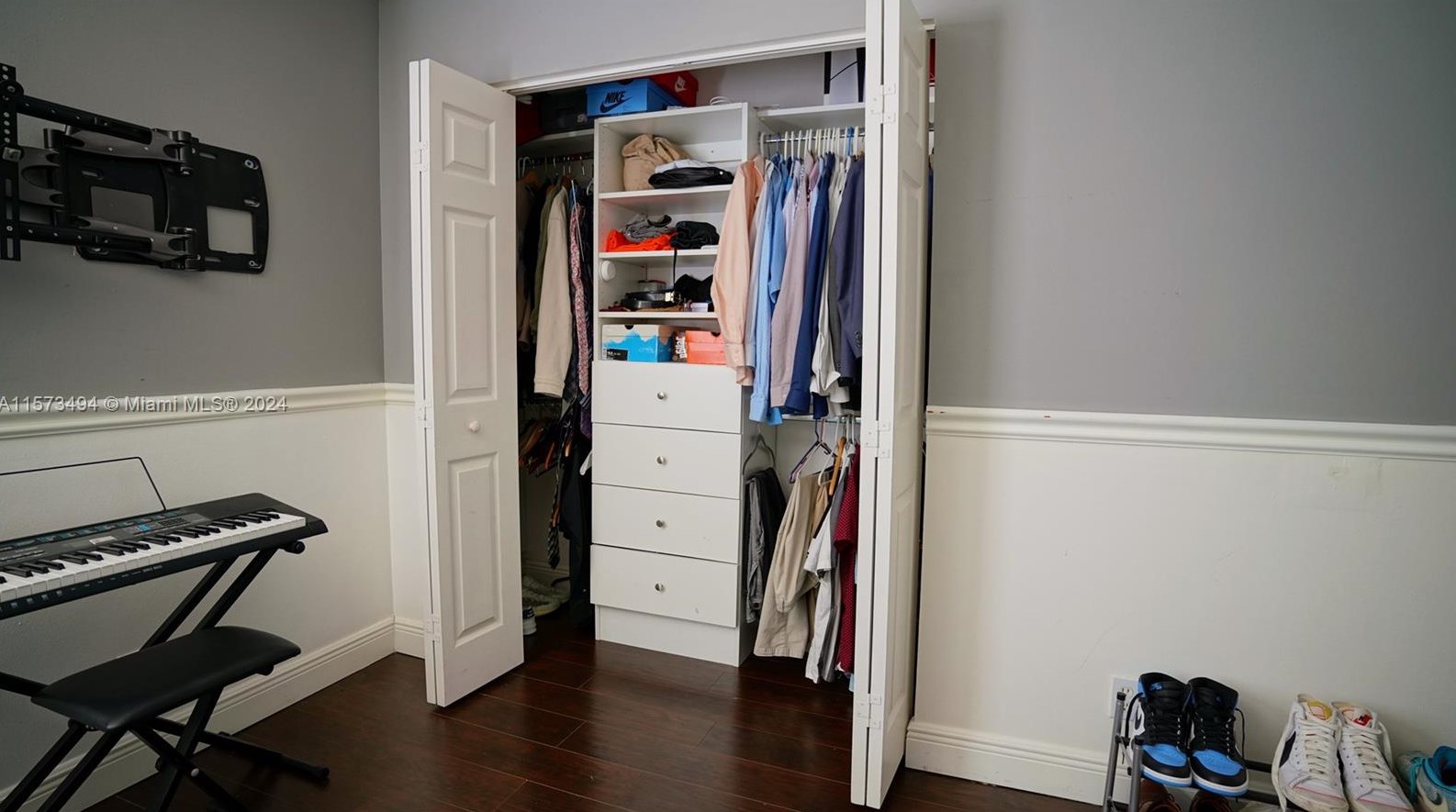 2496 162 Ter, Hollywood FL  33027-4426 exterior