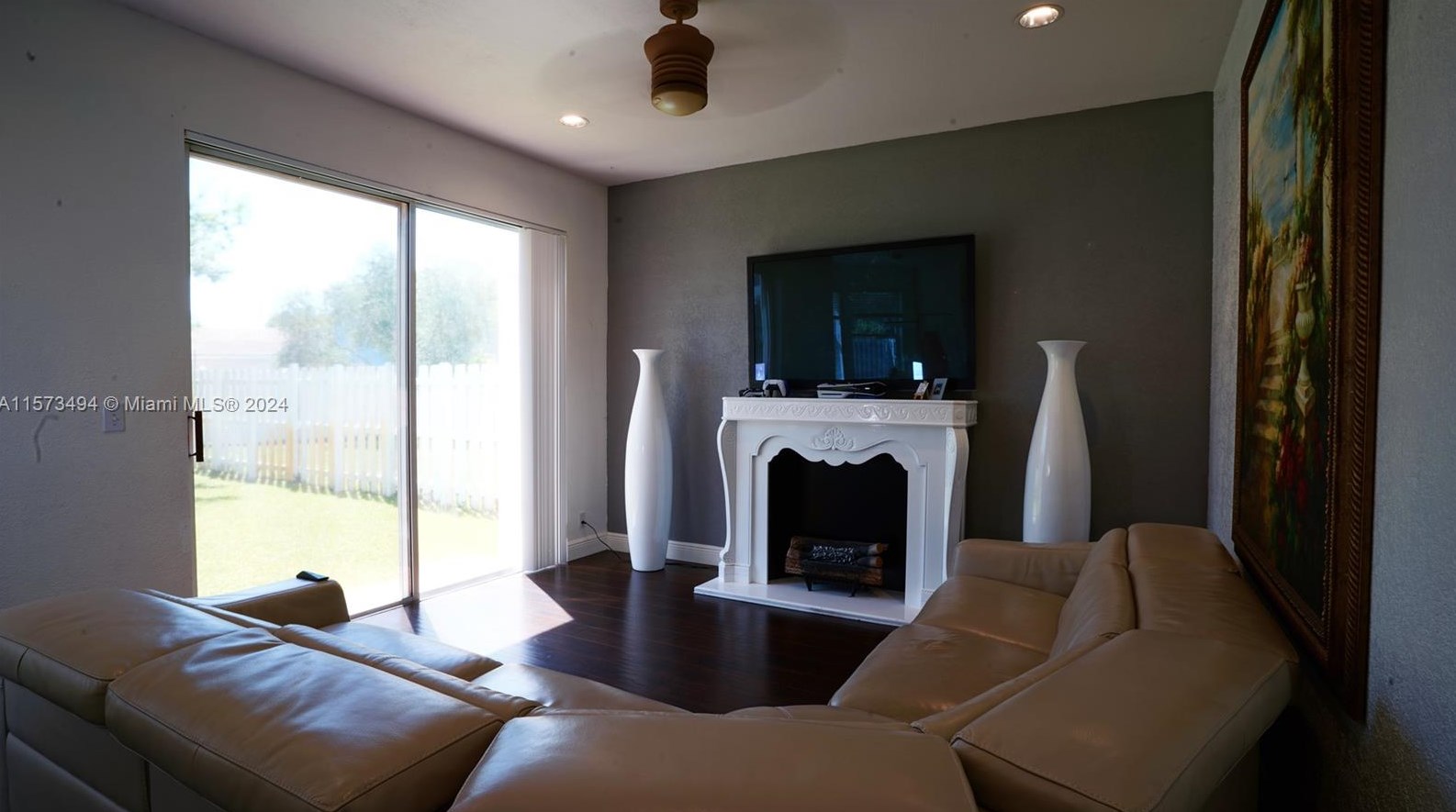 2496 162 Ter, Hollywood FL  33027-4426 exterior