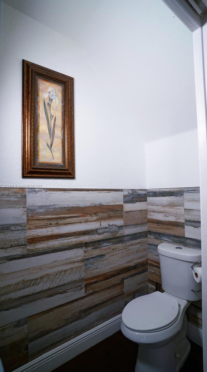 2496 162 Ter, Hollywood FL  33027-4426 exterior