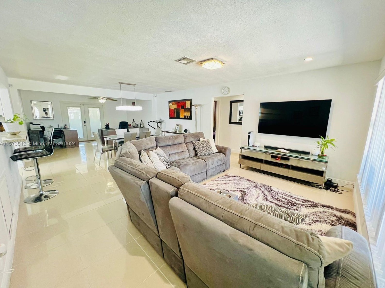 6731 Greene St, Hollywood, FL 33024-2831