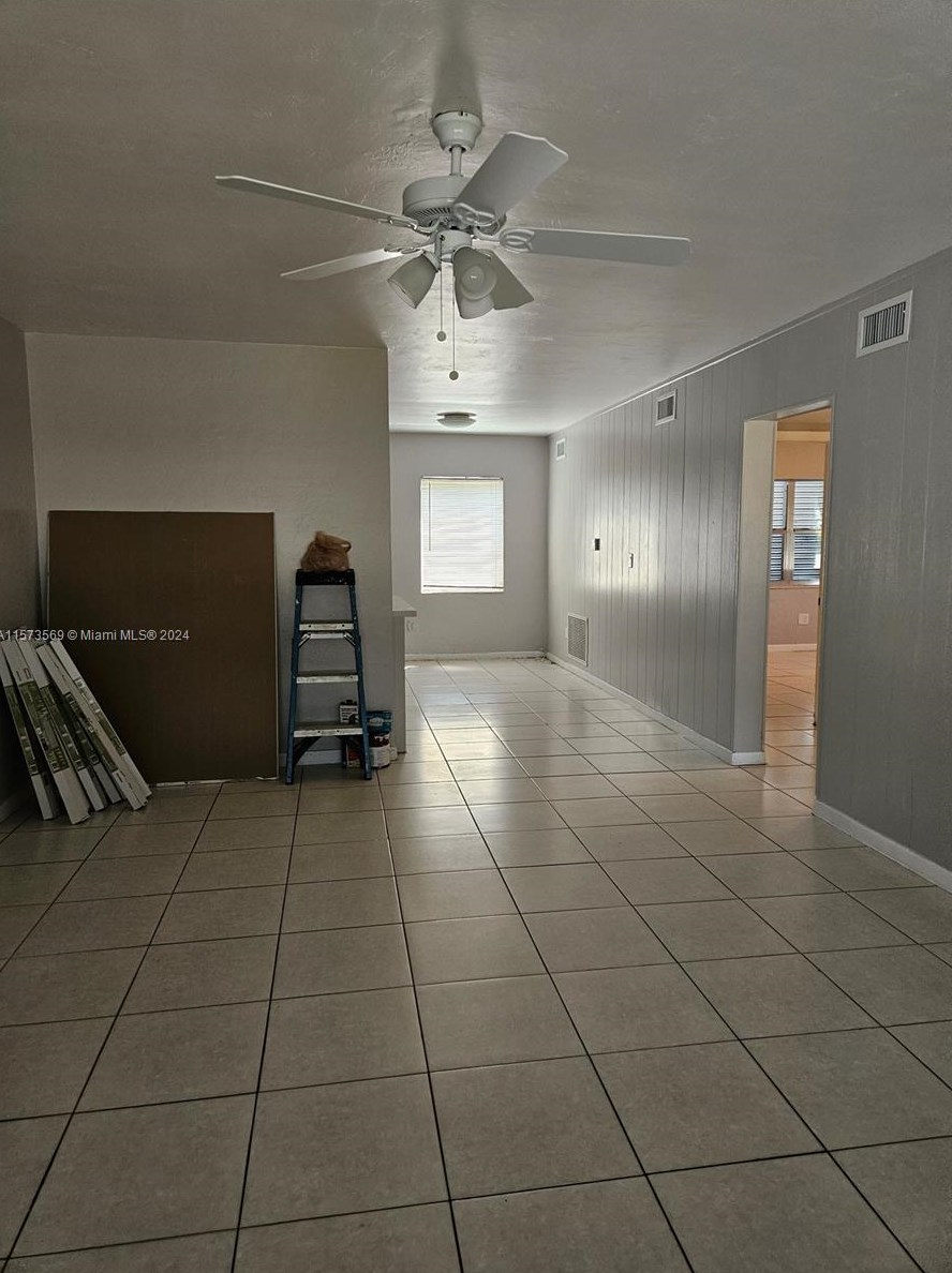 2201 Ne 172nd St #2, Miami, FL 33160