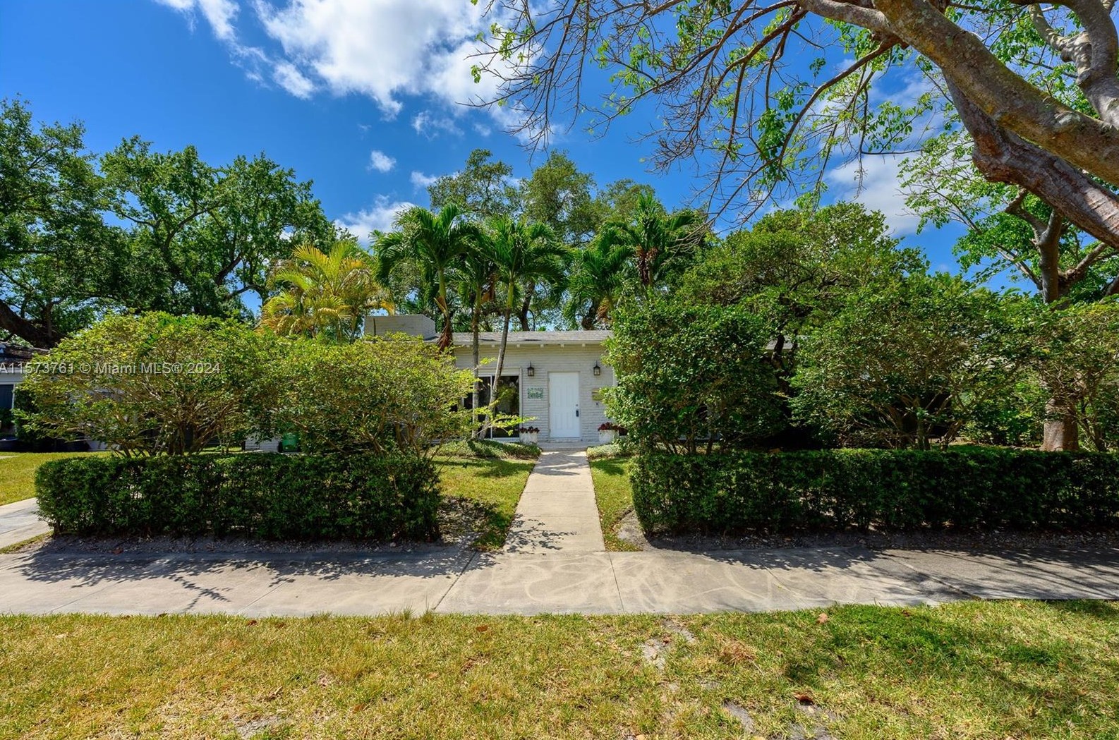6370 49th St, Miami, FL 33155-6102