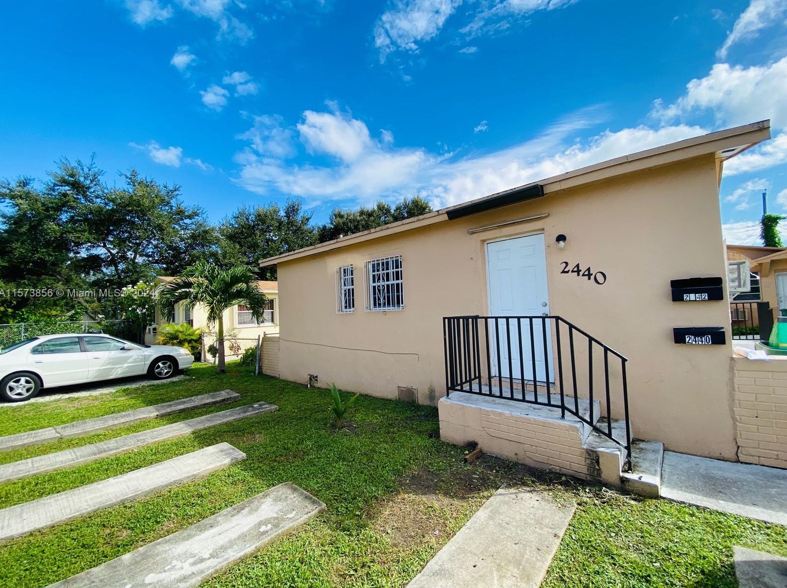 2440 82nd St, Miami, FL 33147-4844