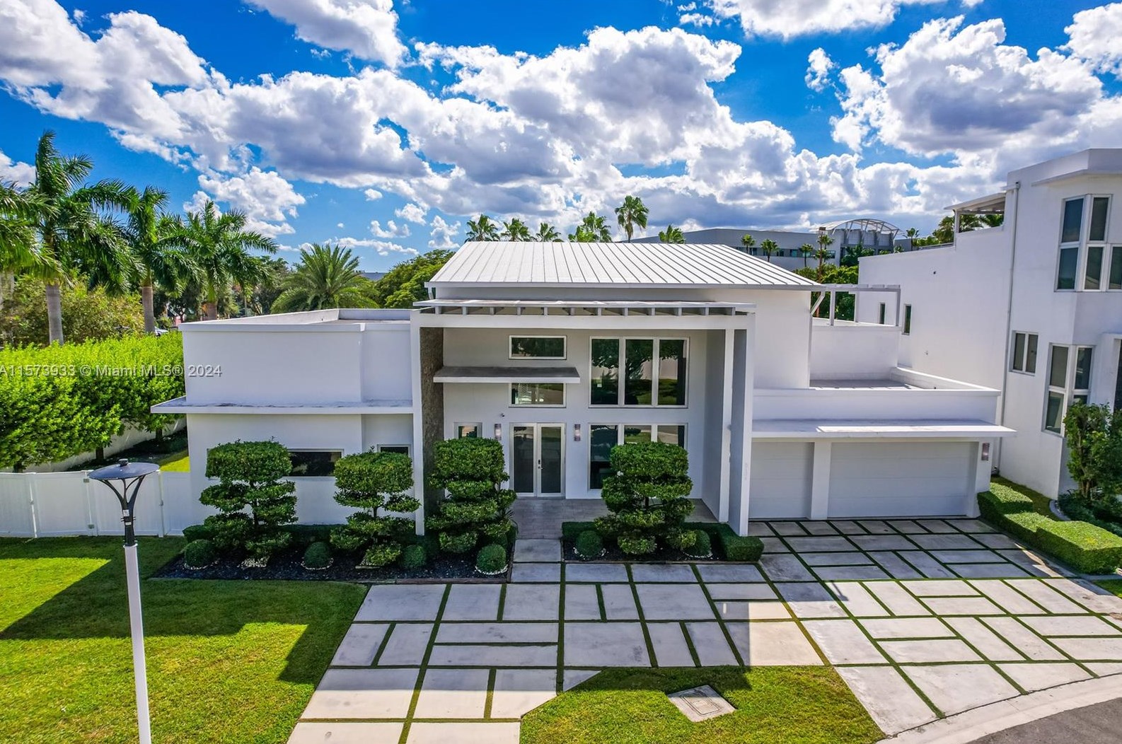 8404 33rd Ter, Miami, FL 33122-3248