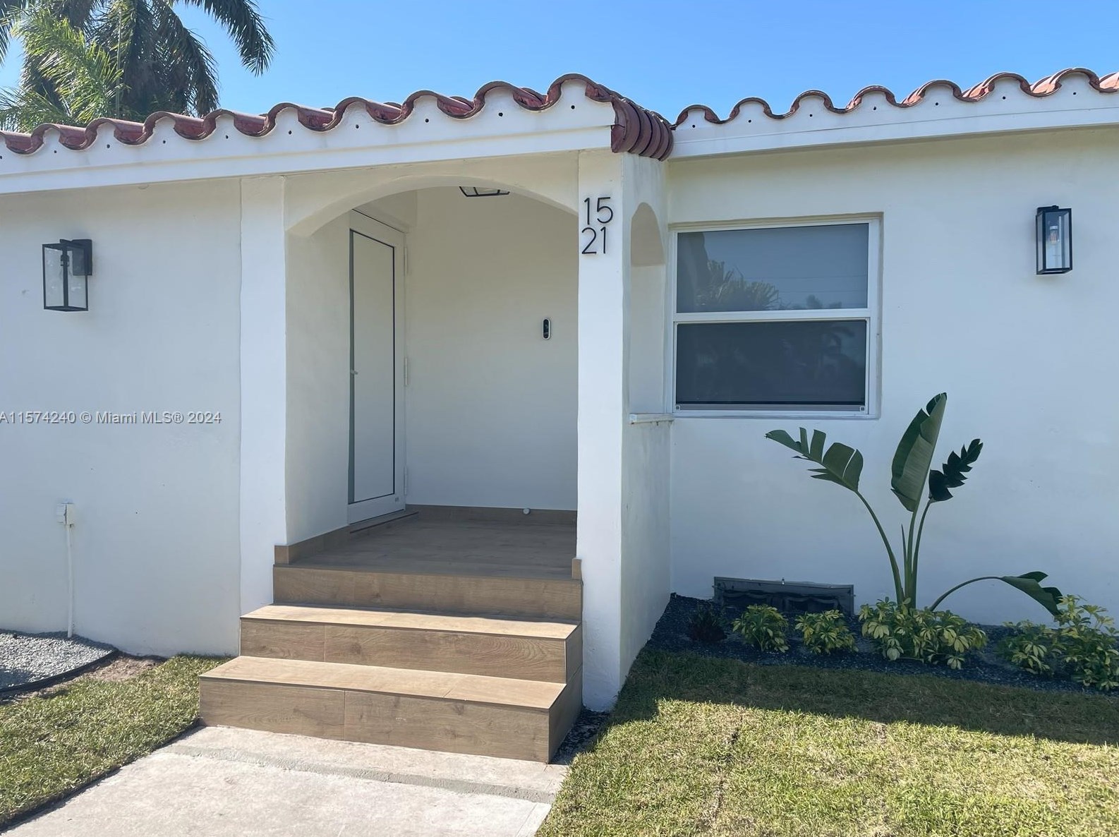 1521 Moffett St, Hollywood, FL 33020-6518