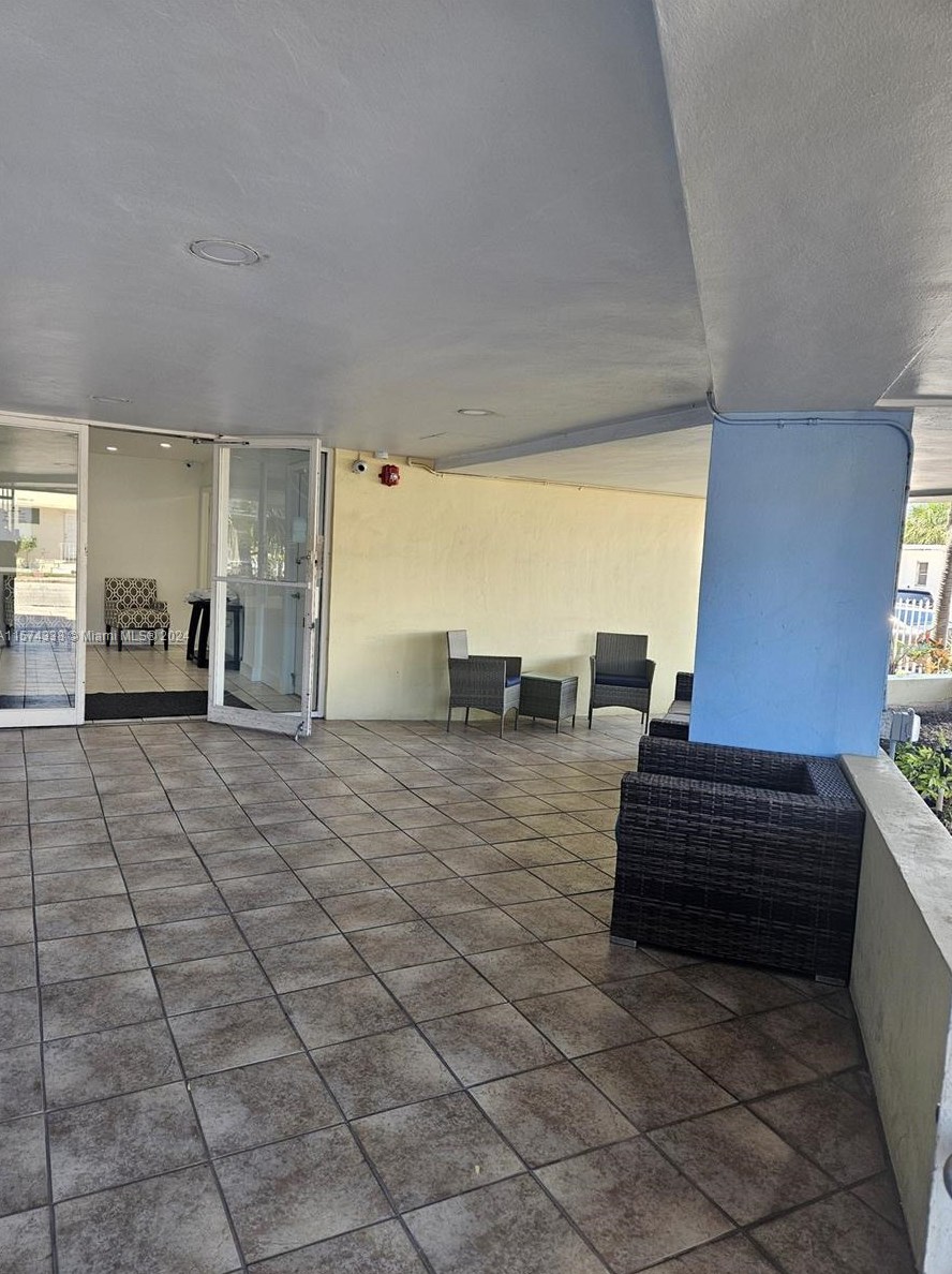 8340 Harding Ave, Miami, FL 33141-1420