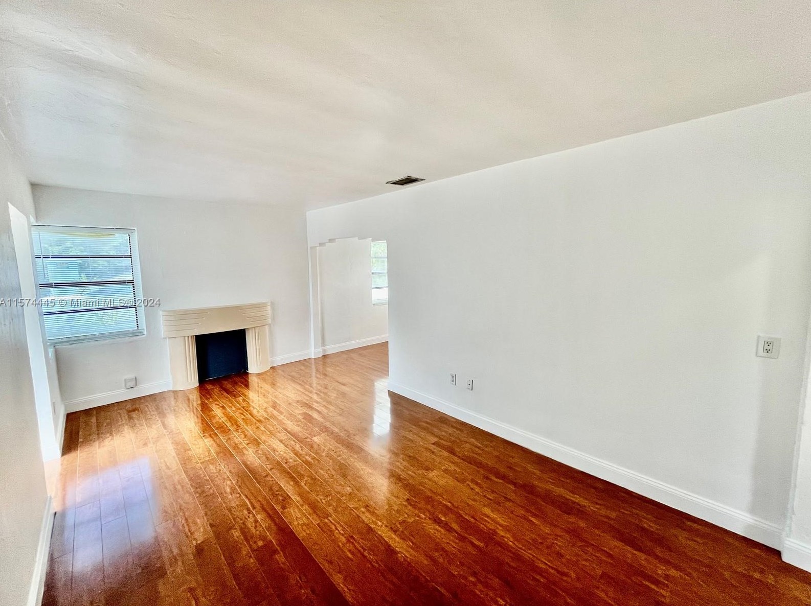 525 65th St, Miami, FL 33138-6133