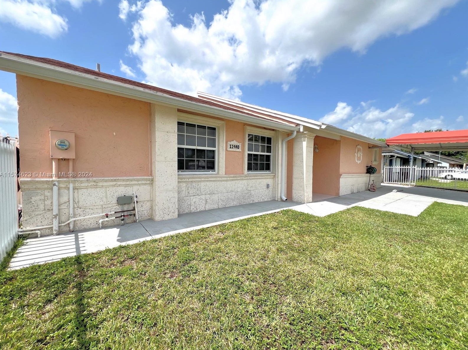 12440 207th Ter, Miami FL  33177-5630 exterior