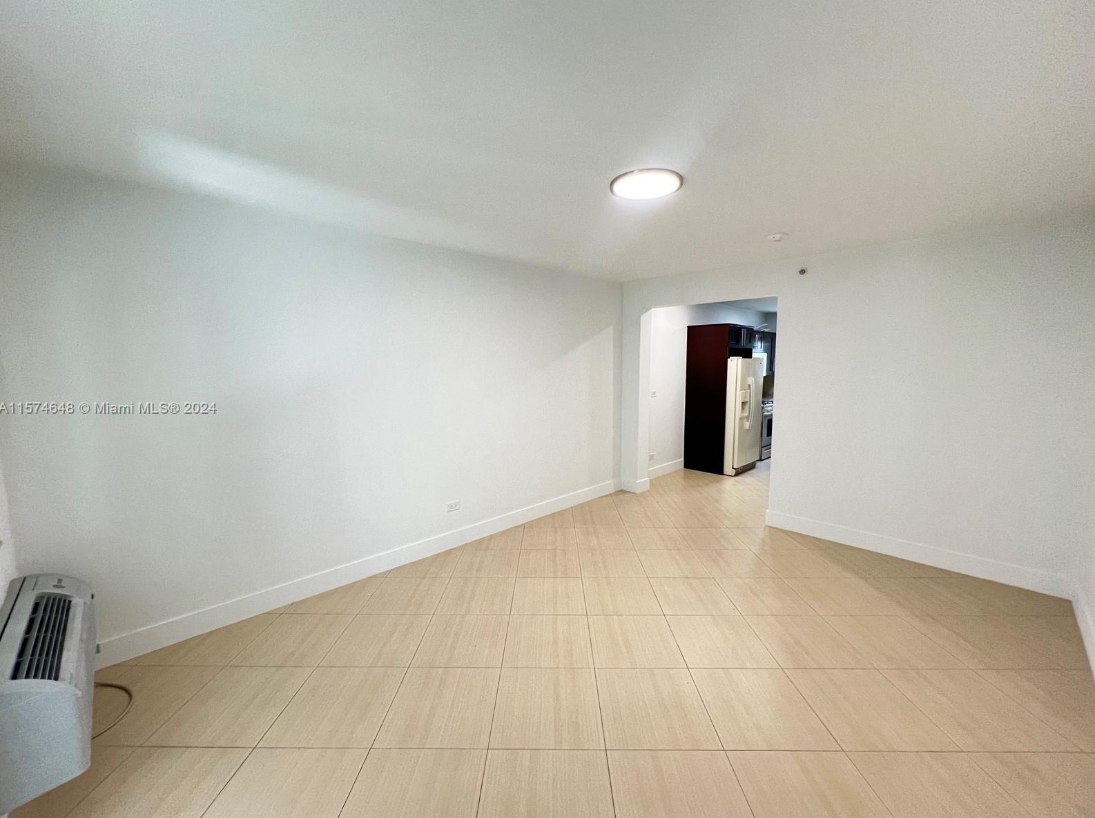 220 Collins Ave #2a, Miami Beach, FL 33139