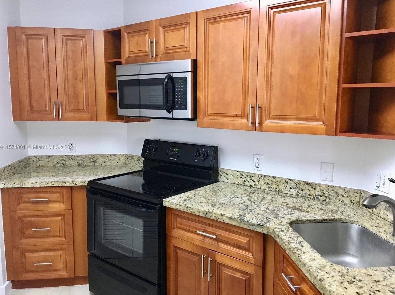 6288 Nw 186th St #110, Hialeah, FL 33015