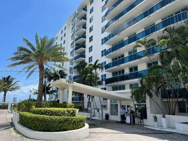 7501 Treasure Dr, Miami FL 33141-4310 exterior