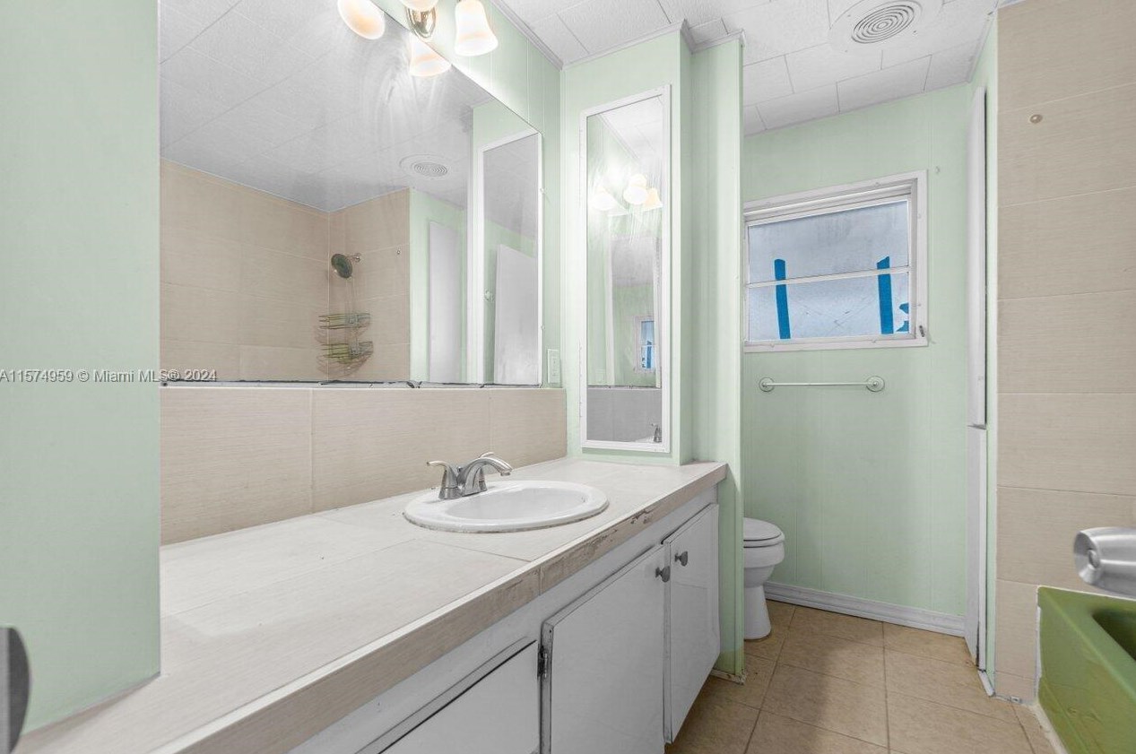 1530 65th Ave, Boca Raton, FL 33428-7804