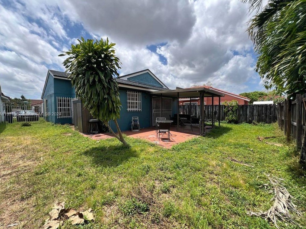 13441 28th St, Miami, FL 33175-7176