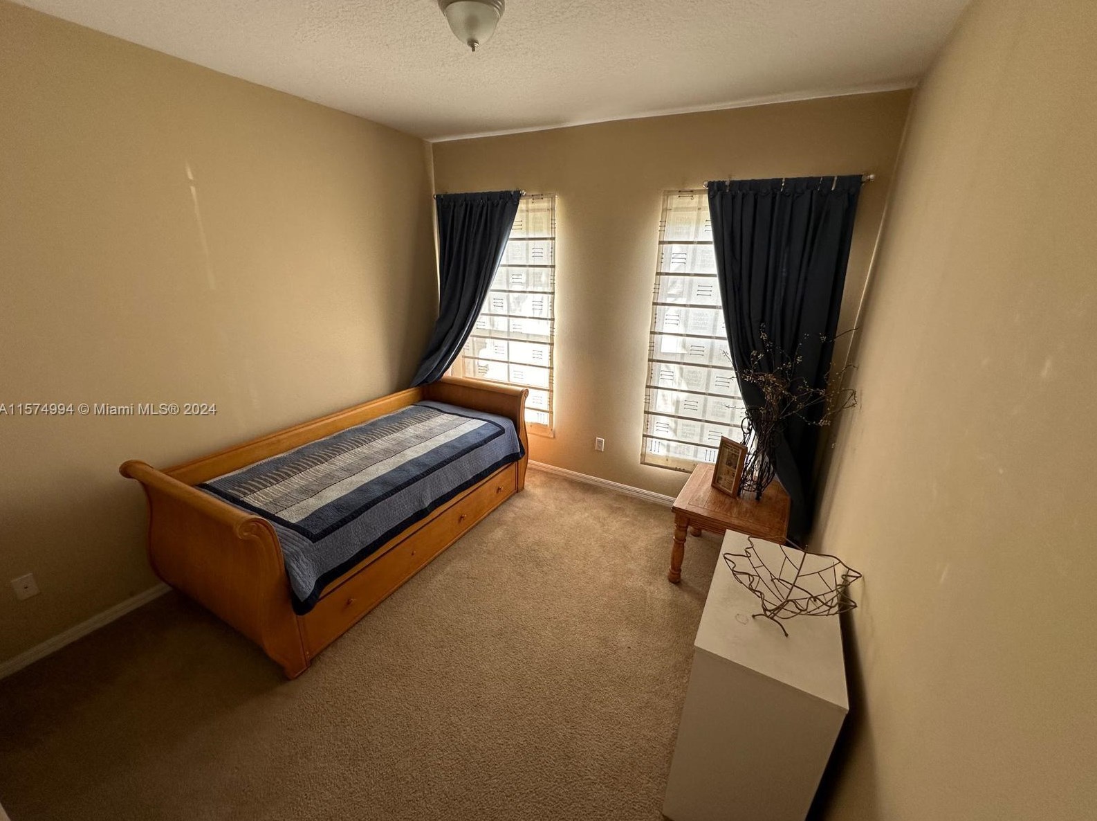 9740 Lindale Trace Blvd, Fort Pierce FL 34987-2411 exterior