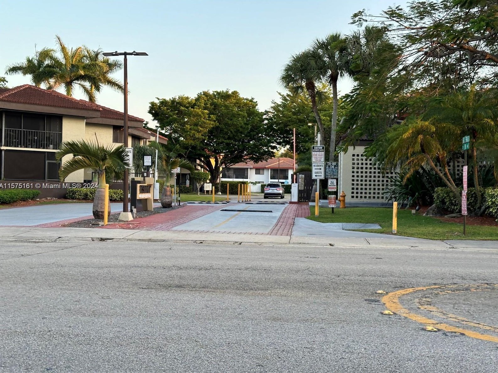 9803 138th Ave, Miami FL 33186-6821 exterior