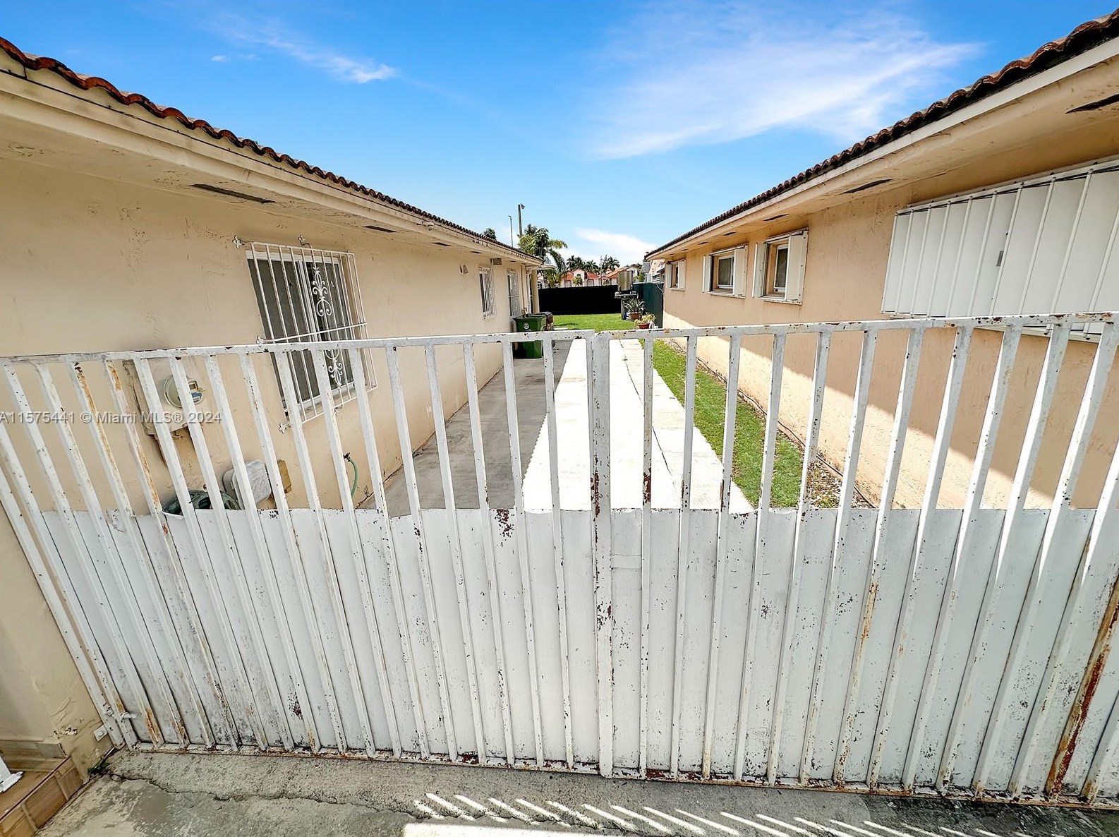 7560 33rd Ln, Hialeah FL  33018-1758 exterior