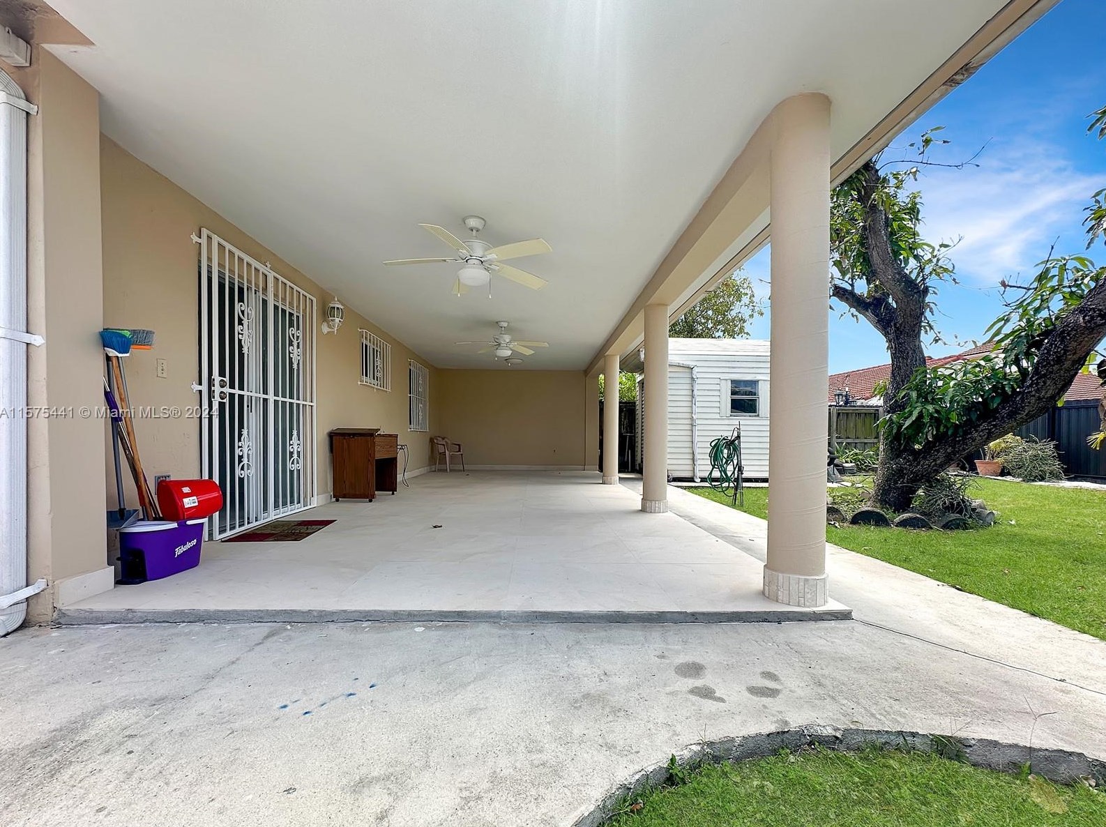 7560 33rd Ln, Hialeah FL  33018-1758 exterior