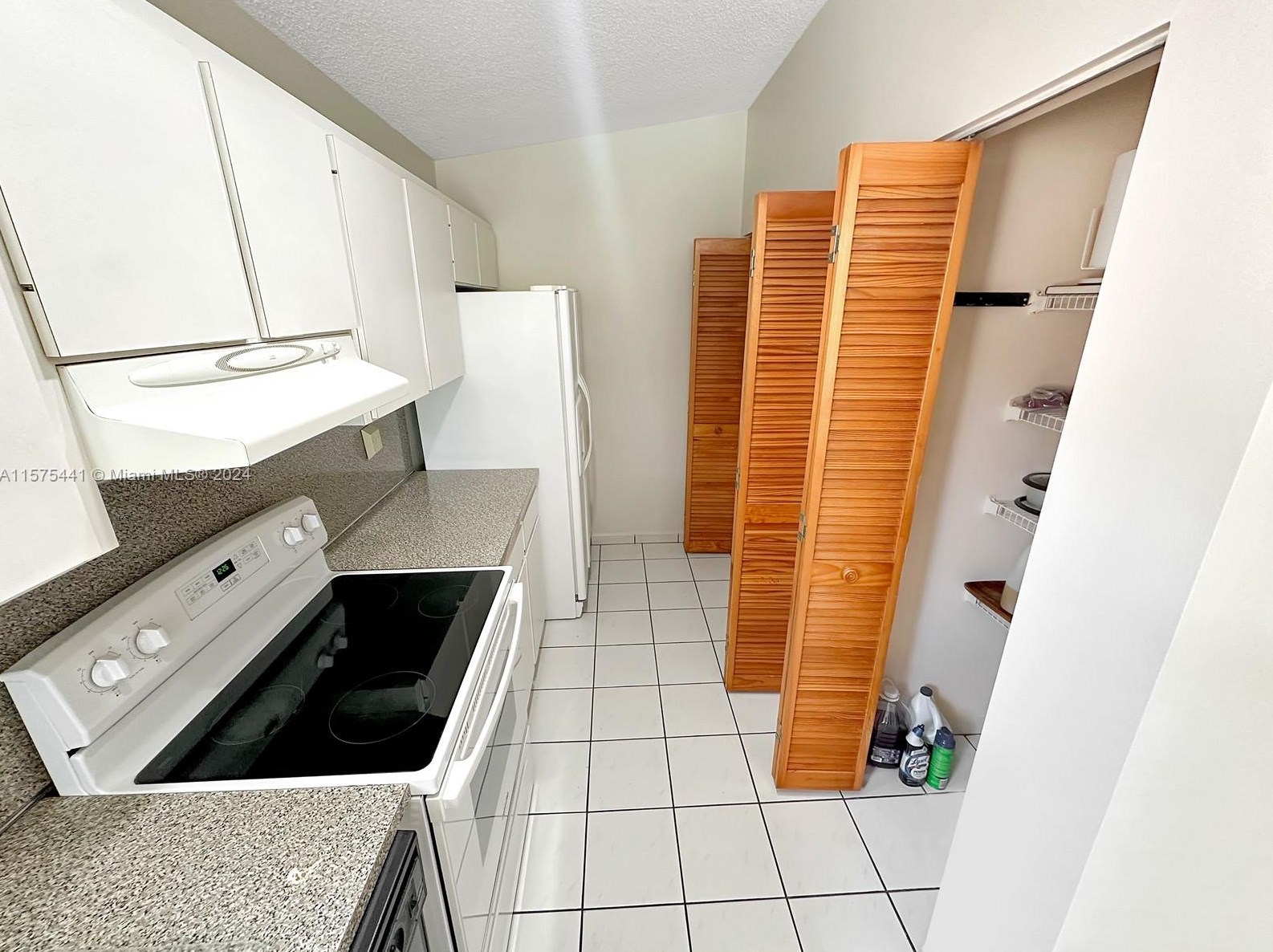 7560 33rd Ln, Hialeah FL  33018-1758 exterior