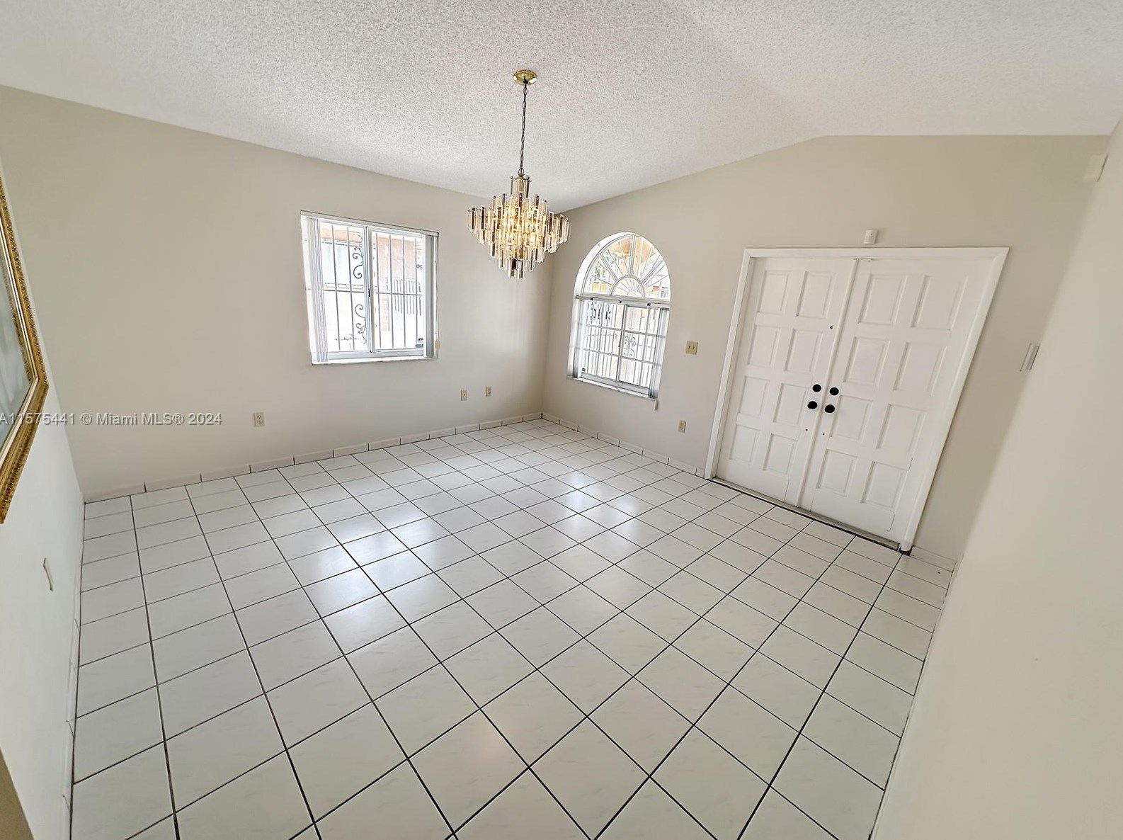 7560 33rd Ln, Hialeah FL  33018-1758 exterior