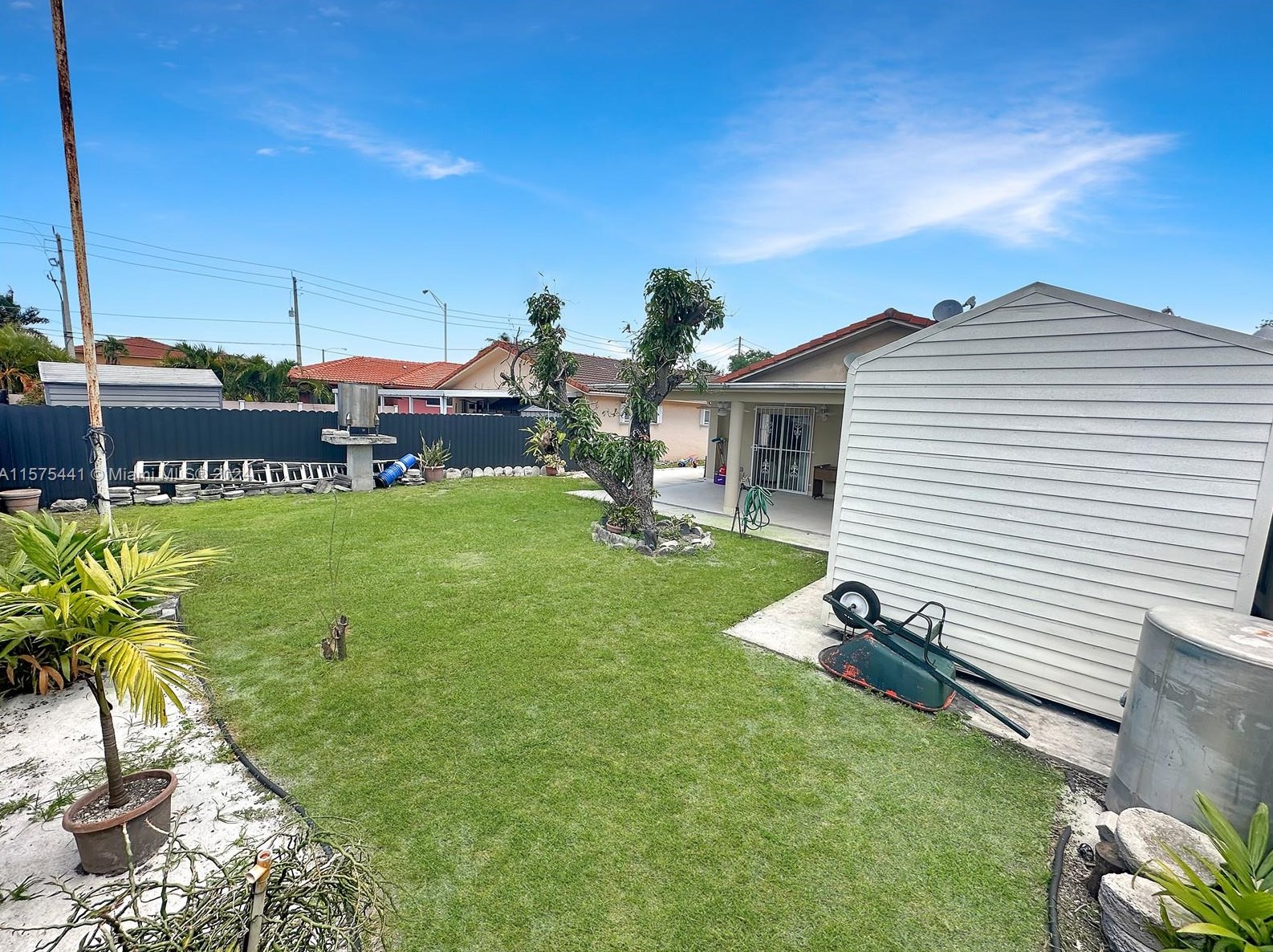 7560 33rd Ln, Hialeah FL  33018-1758 exterior