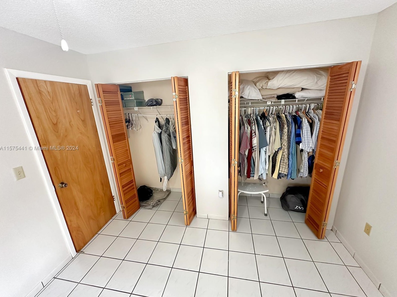 7560 33rd Ln, Hialeah FL  33018-1758 exterior