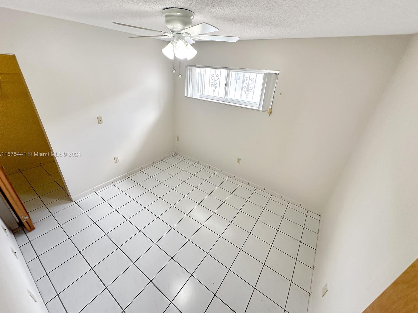 7560 33rd Ln, Hialeah FL  33018-1758 exterior