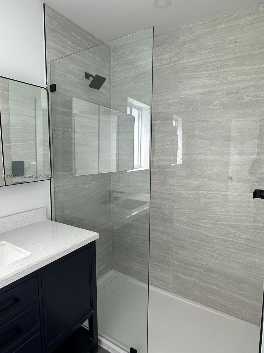 530 East Dr, Miami FL 33162-1928 exterior