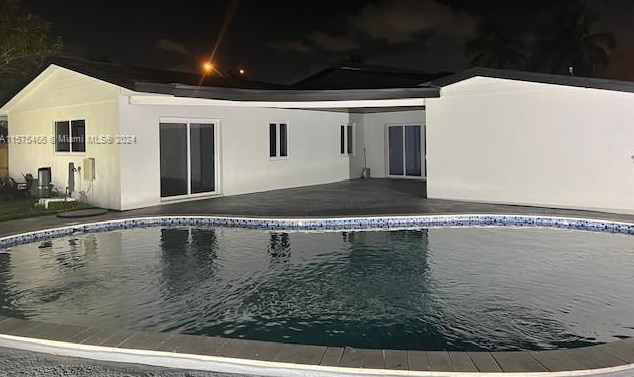 530 East Dr, Miami FL 33162-1928 exterior