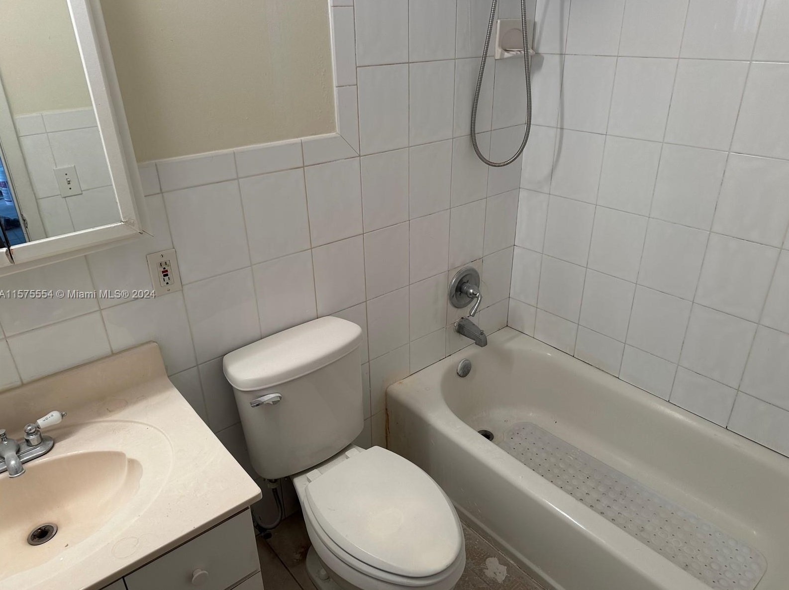 2385 27th St, Miami, FL 33133-2339