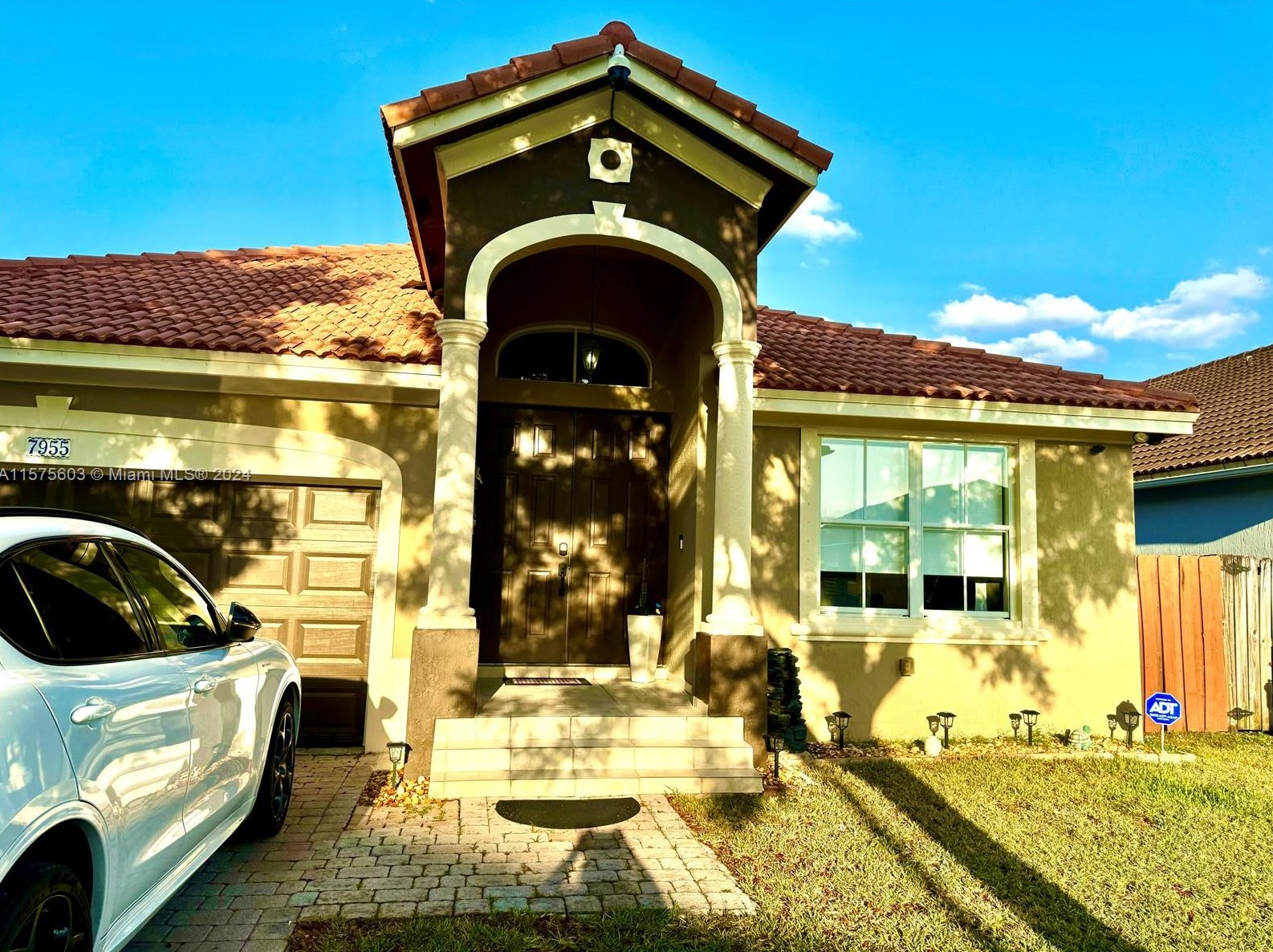 7955 164th Pl, Miami, FL 33193-5779