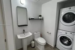 1300 Brickell Bay Dr, Miami, FL 33131 - Photo 16