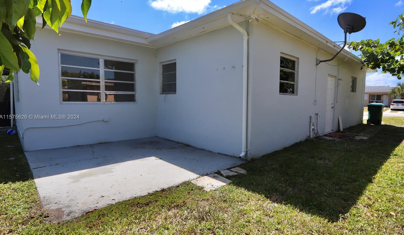 1035 Ne 169th Ter, Miami, FL 33162