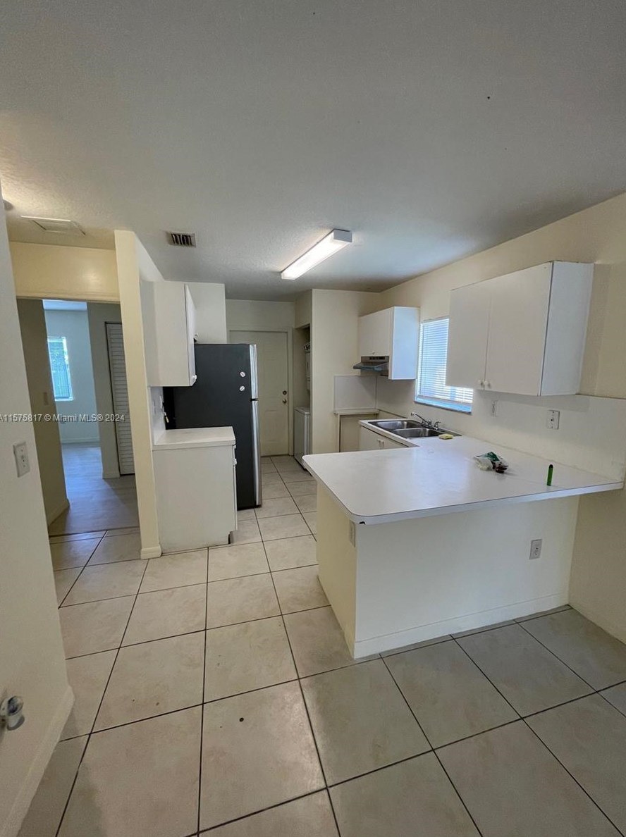 926 8th Pl, Homestead, FL 33034-5542