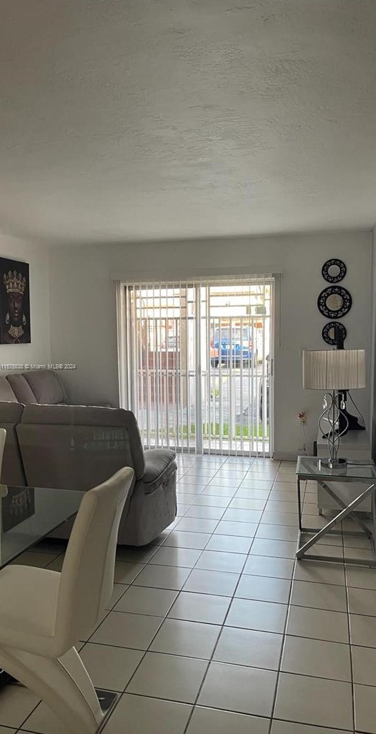 1225 W 35th St #21a, Hialeah, FL 33012