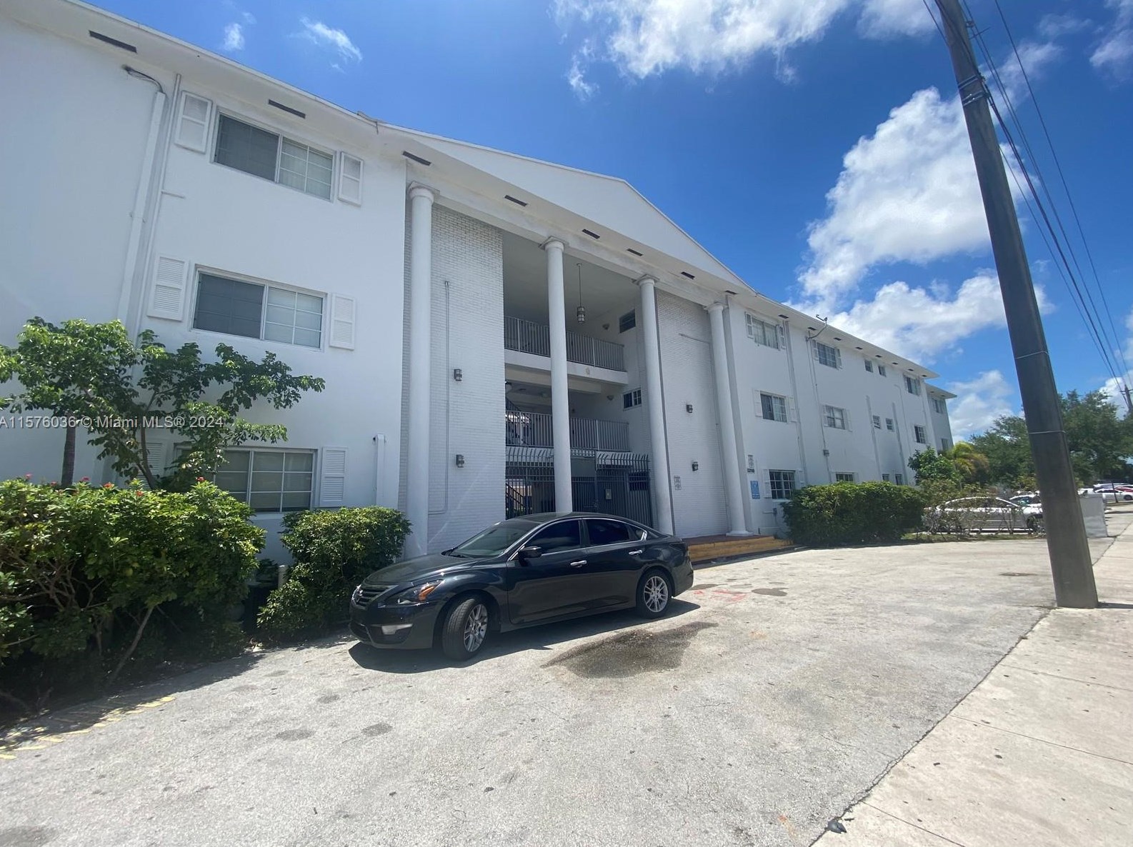 13700 6th Ave, Miami, FL 33161-3733