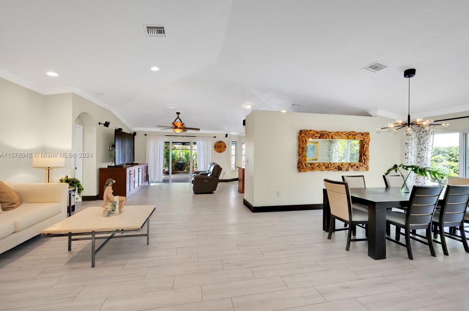 14264 156th Ave, Miami, FL 33196-6070